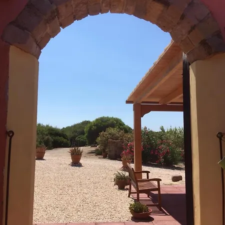 Apartment In Mit Grill Und Garten Calasetta